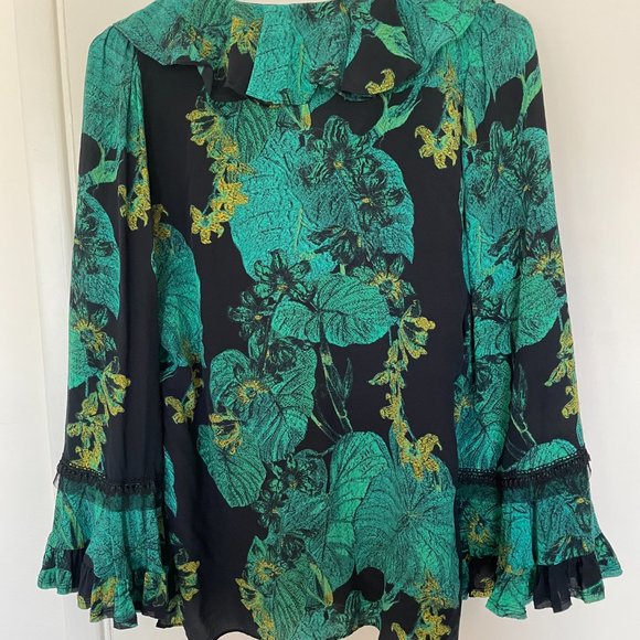 Like New Kobi Halperin 100% Silk Green Floral Top with Lace Sleeves Size Small - Picture 6 of 6